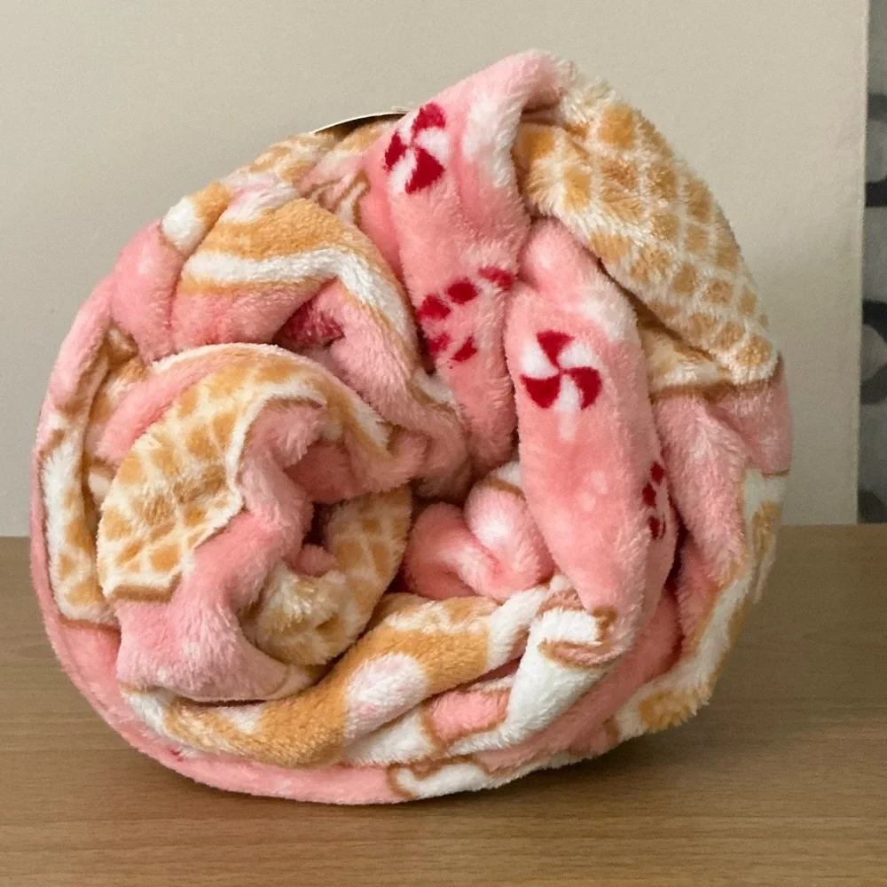 The Magic of Christmas Pink Gingerbread Houses Throw